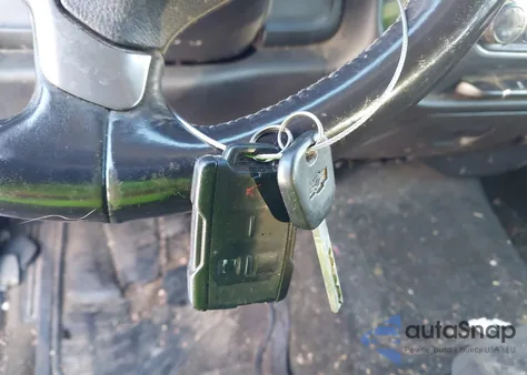 2016 Chevrolet Silverado 1500 1Lt из США, поврежденный, VIN 1GCVKREC9GZ222677